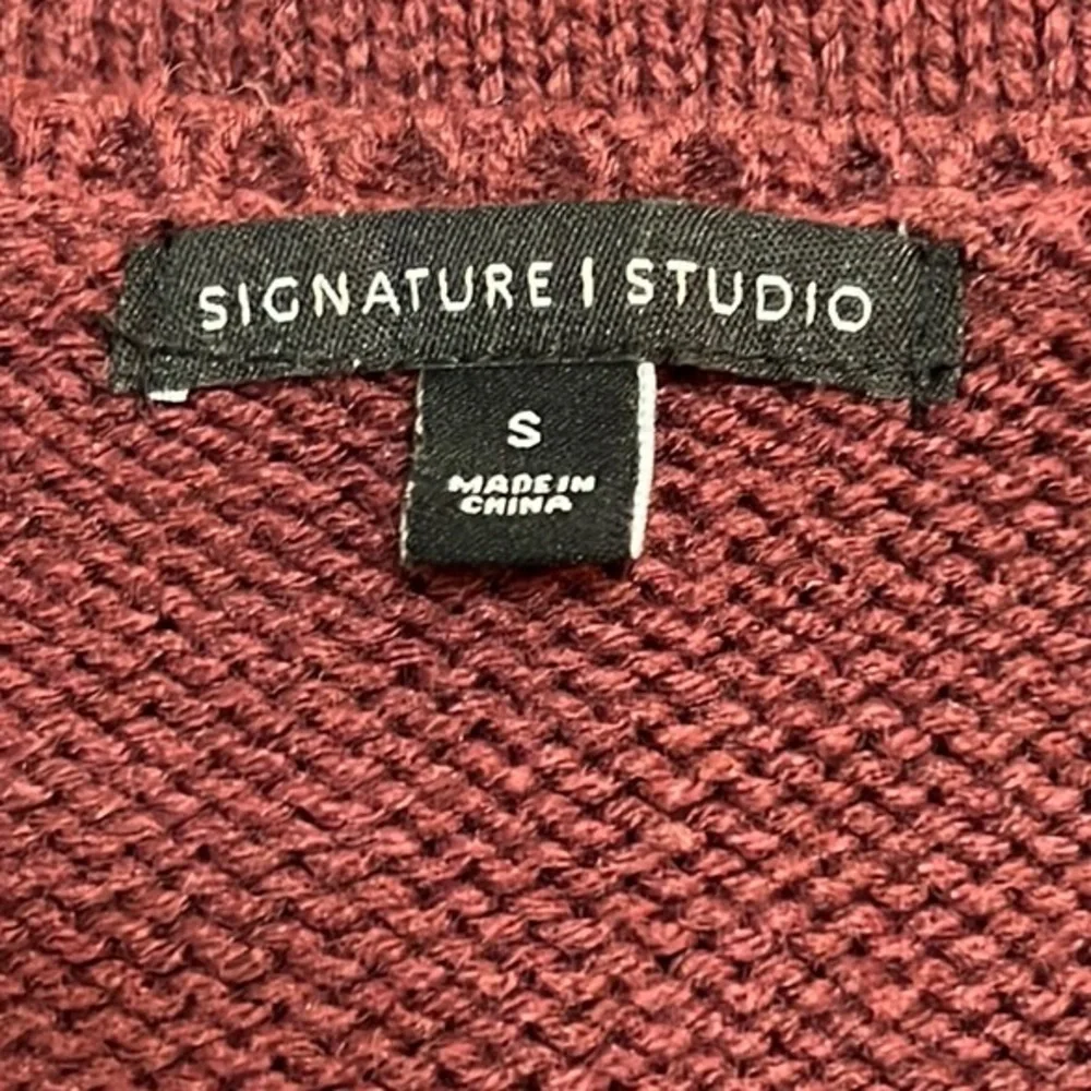 Signature Studio Wine Faux Fur‎ Vest. Size Small.